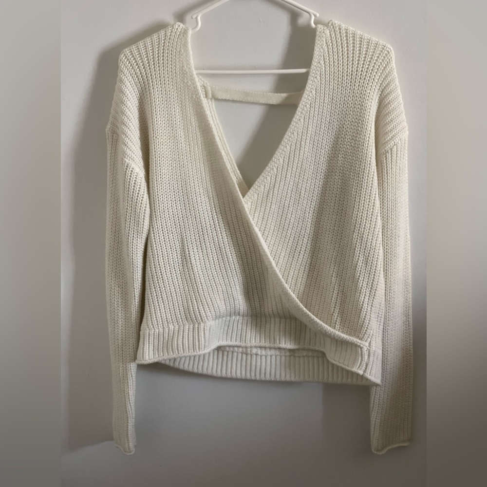Woven Sweater / White / Cross front and back